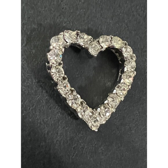Vintage Open Heart Love Pendant Crystal Clear Stones Silvertone Unmarked - Picture 12 of 13